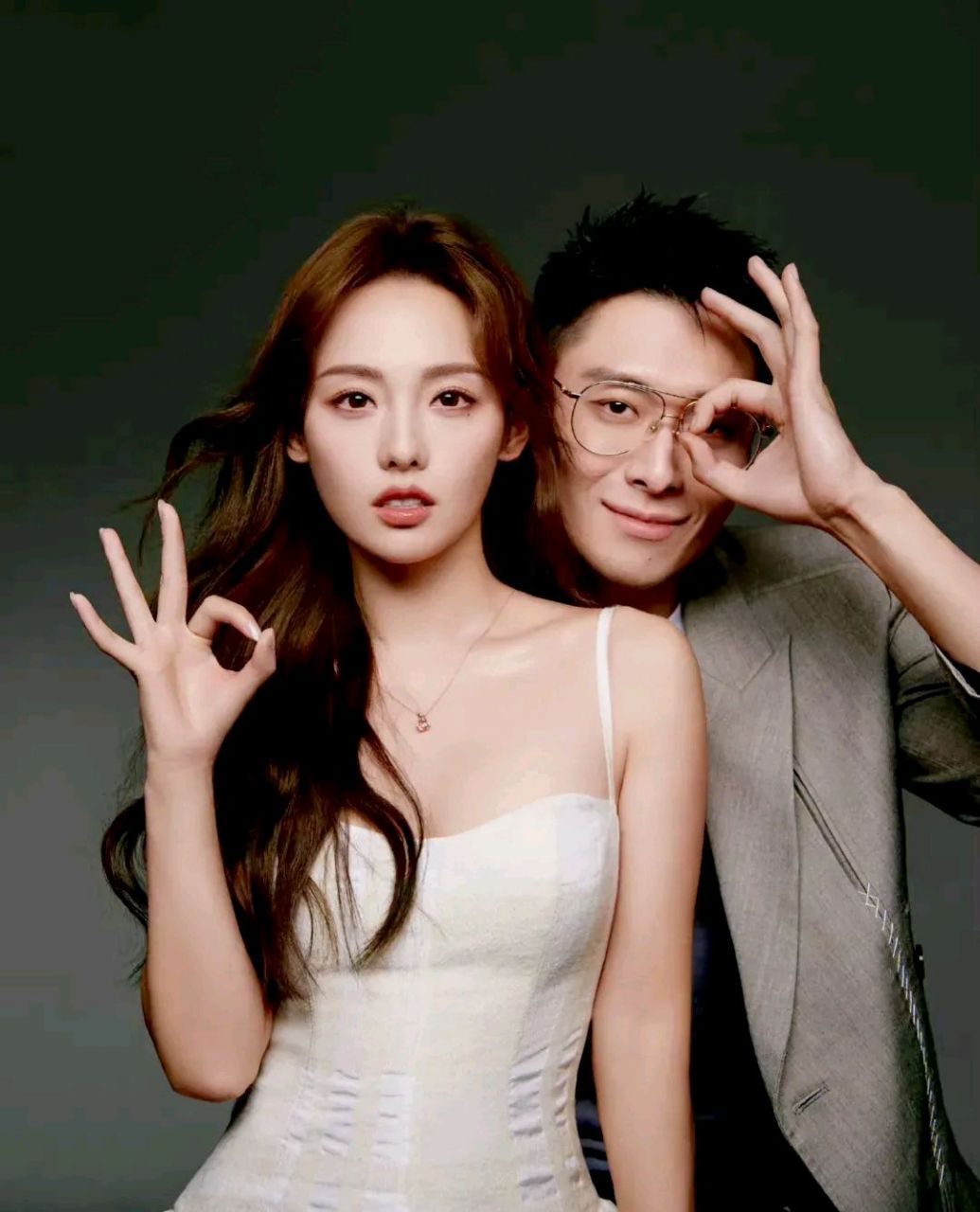 今年的六月张嘉倪35岁生日,买超对张嘉倪说"陪你到天荒地老"  才过了