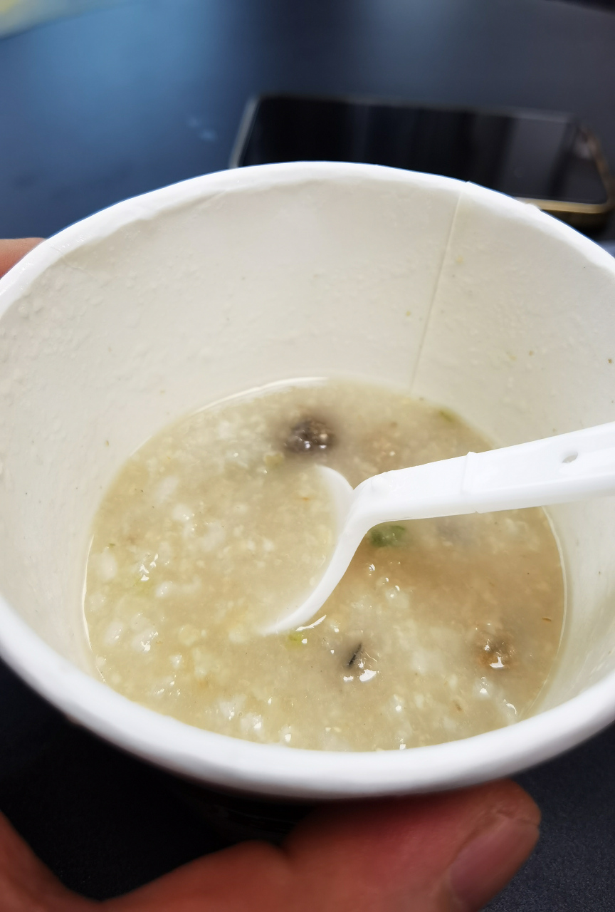 这个#皮蛋瘦肉粥# 属实可以,关键还方便,怪不得#尼美惠佳便利店# 这么