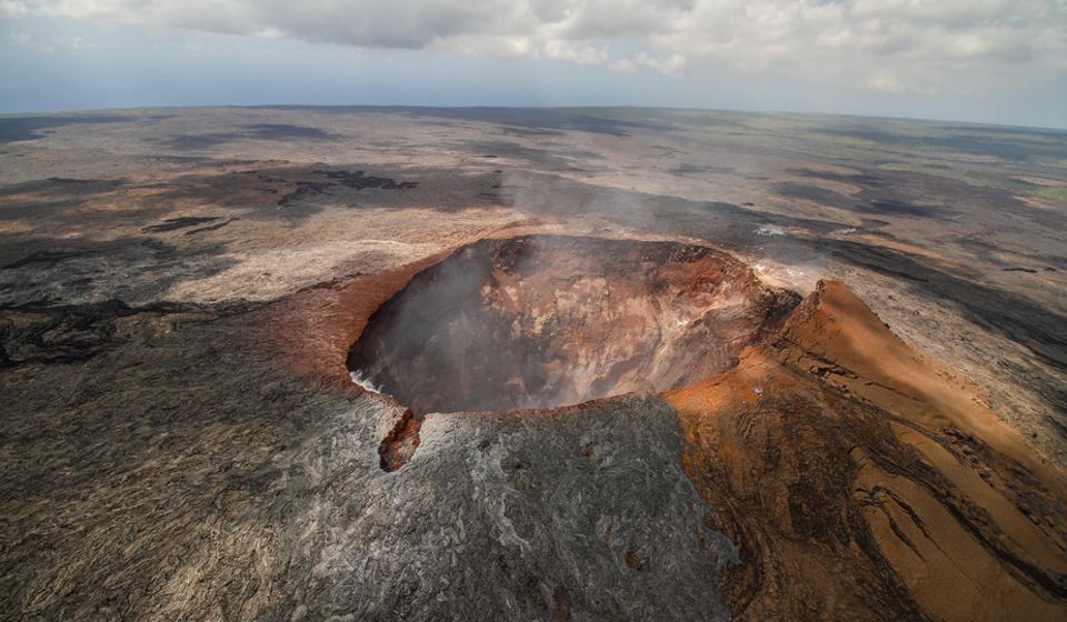 体积四万多立方公里,海拔4200米,莫纳罗亚火山为何可怕?