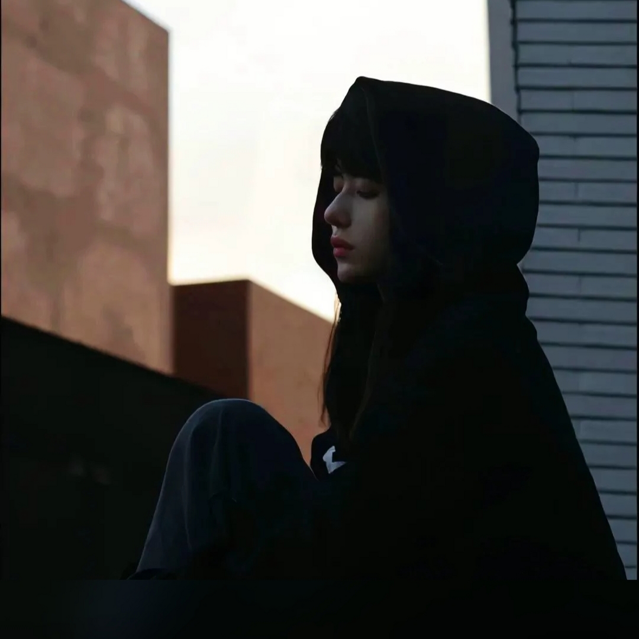 头像# #女生头像# #伤感# 孤独感拉满的伤感女生头像