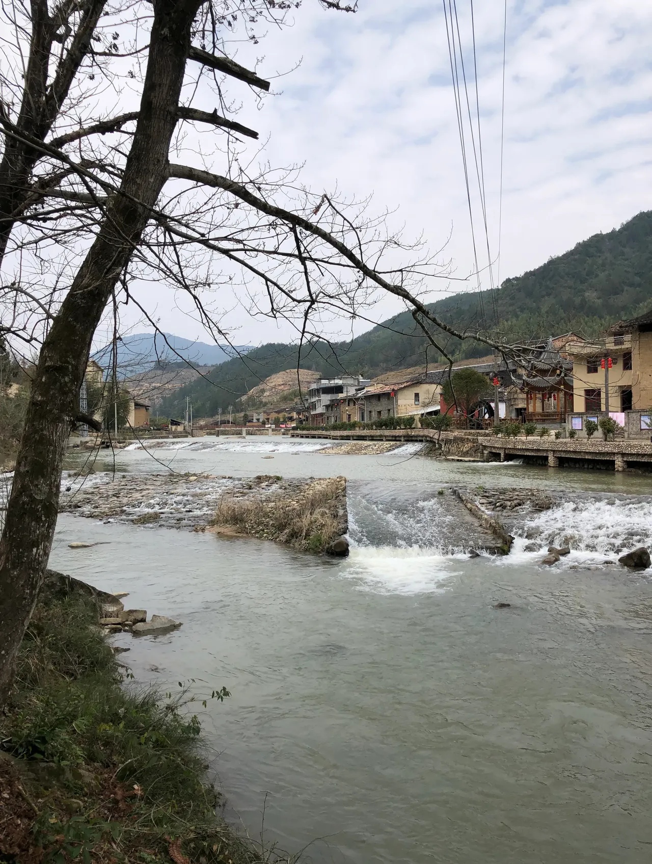 今天实在没忍住跟婆婆吵架了,气的我到现在都没吃饭!