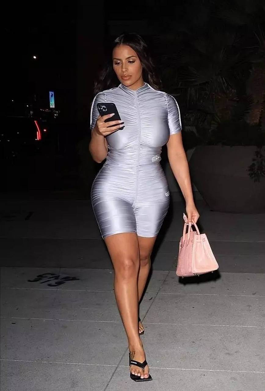 侃爷最新女友钱尼·琼斯(chaney jones).