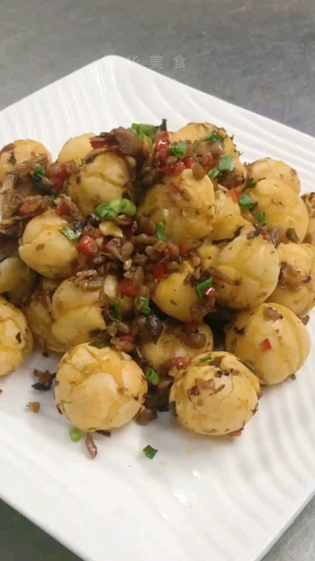 汤圆不用总是煮着吃,在家做一道外婆菜炒汤圆,好吃不腻.-度小视