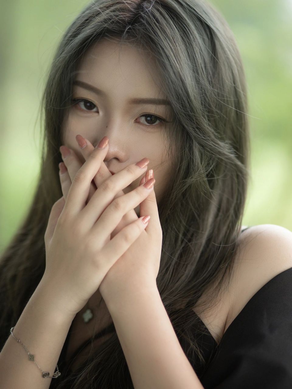 闷青色发系,情绪片失恋美女写真