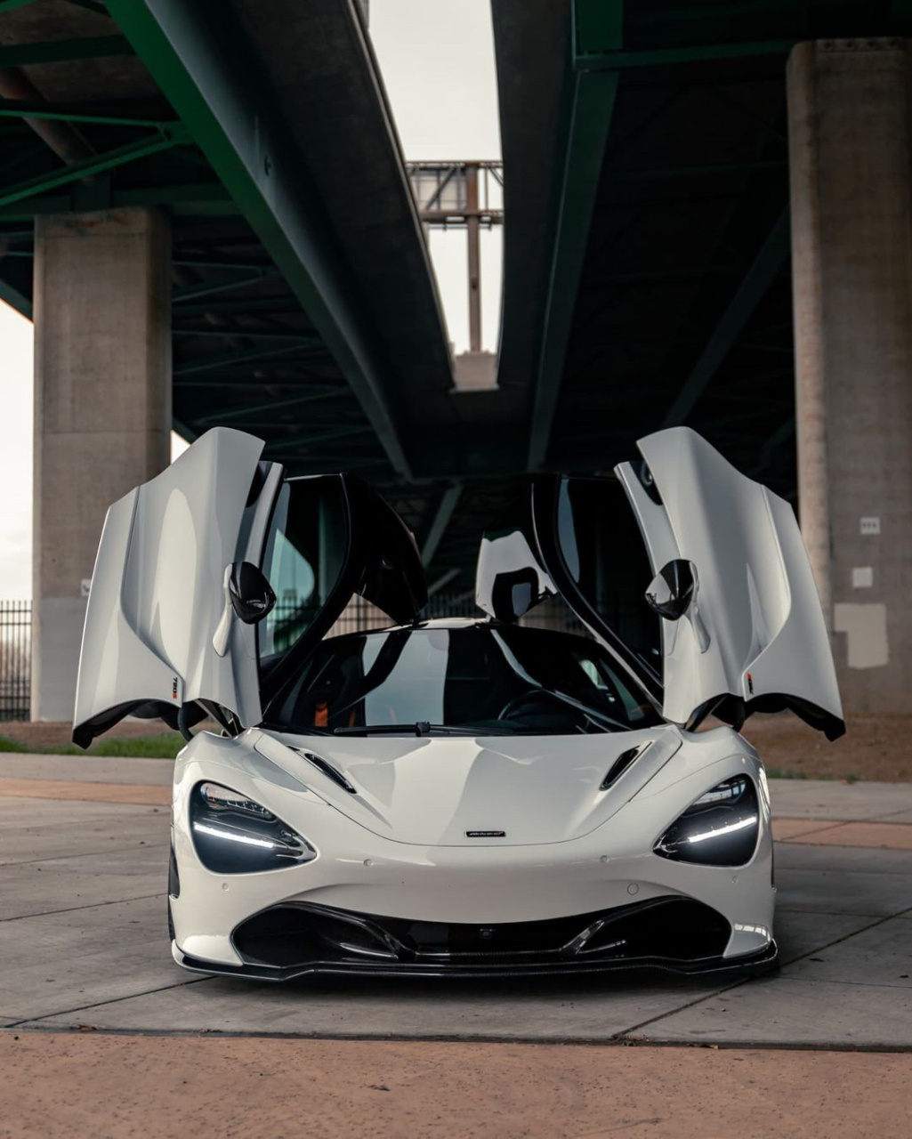 迈凯伦720s是一款超级跑车,由英国汽车制造商迈凯伦生产.