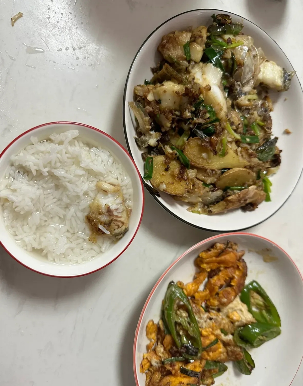 前男友追了我半年,才同意,半年里又是洗衣做饭收拾屋又是接我下班