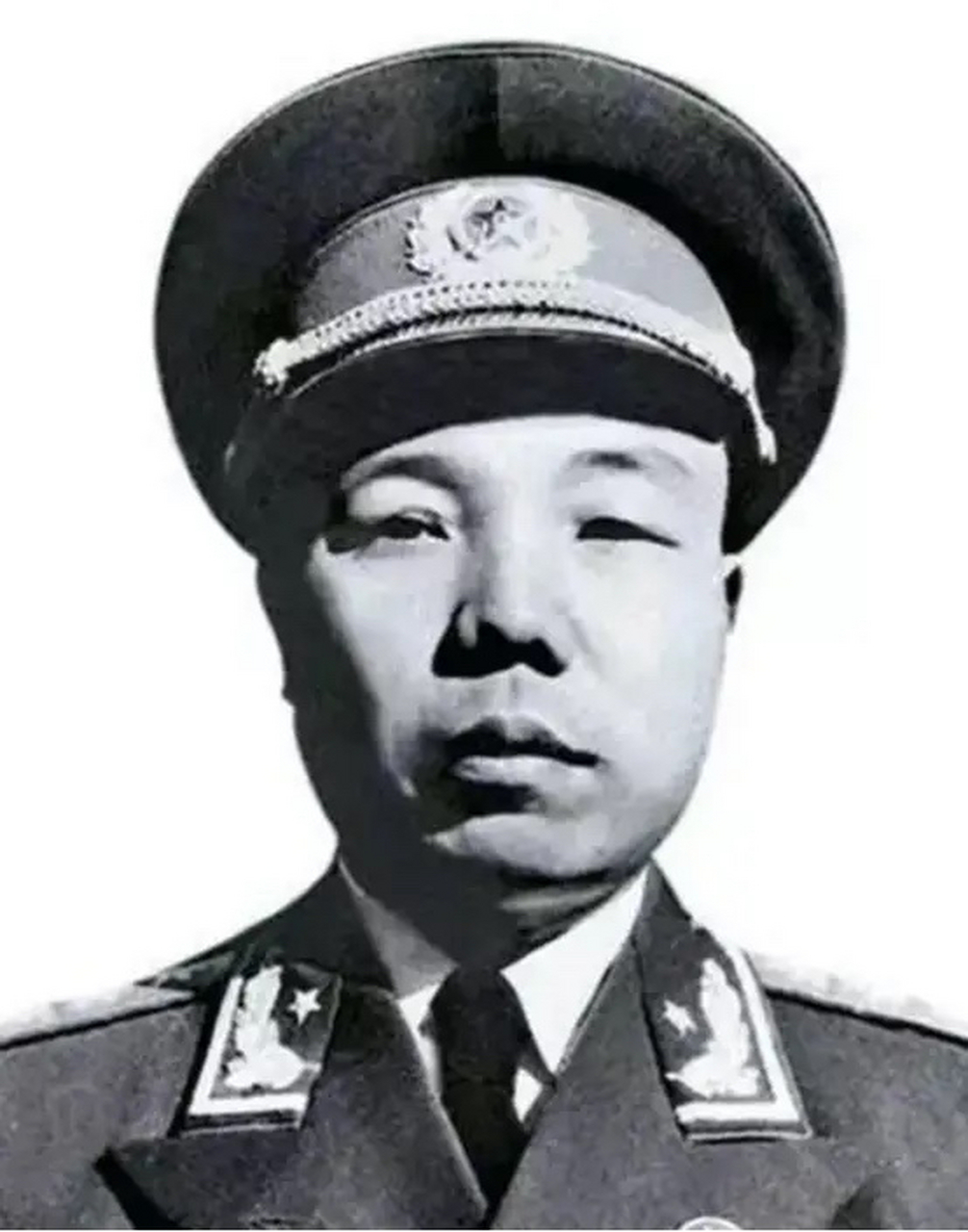 萧华问:"你们知道我是谁吗?