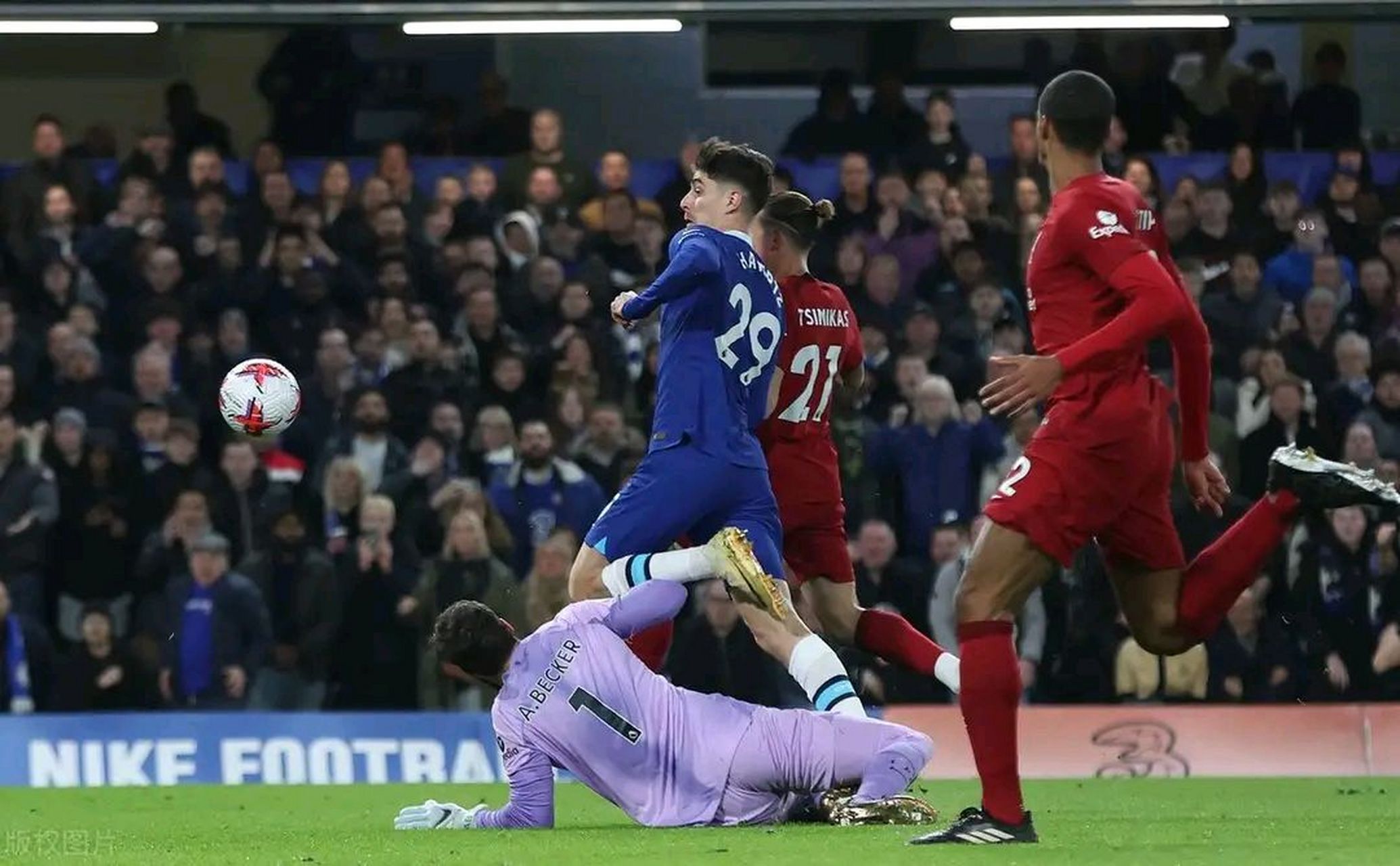 英超-詹姆斯进球无效 哈弗茨破门被吹  切尔西0:0利物浦  北京时间4月