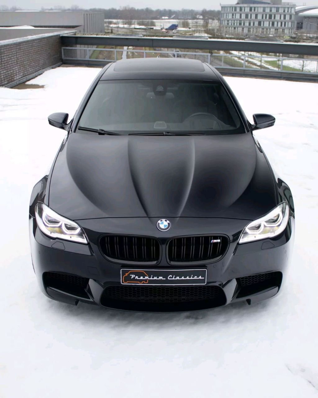 经典老车# 2016年#宝马# f10 m5 看下配置:m5特有的azuritschwarz