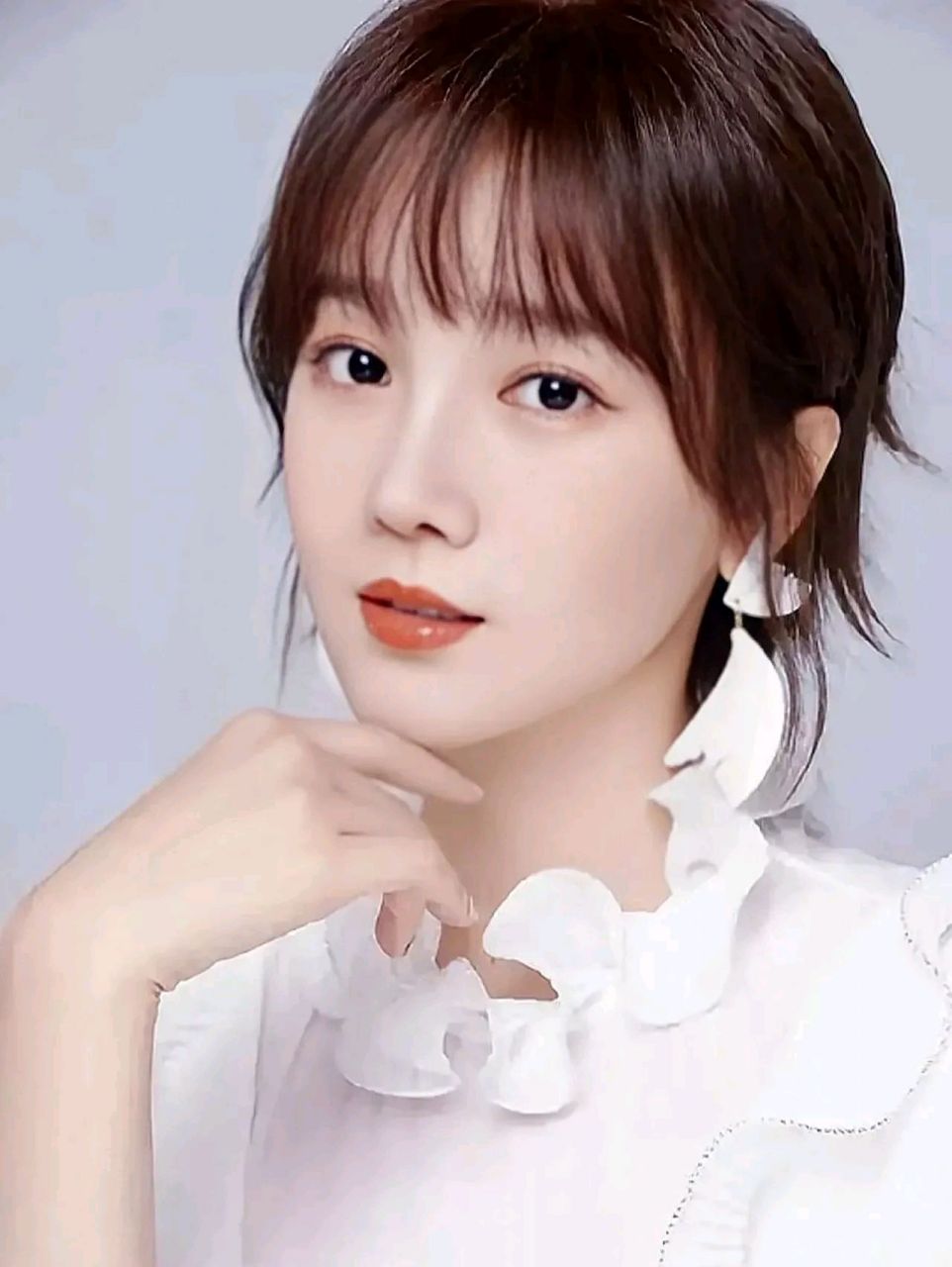 (原名陈昀),1989年出生于吉林省,毕业于中央戏剧学院,中国内陆女演员