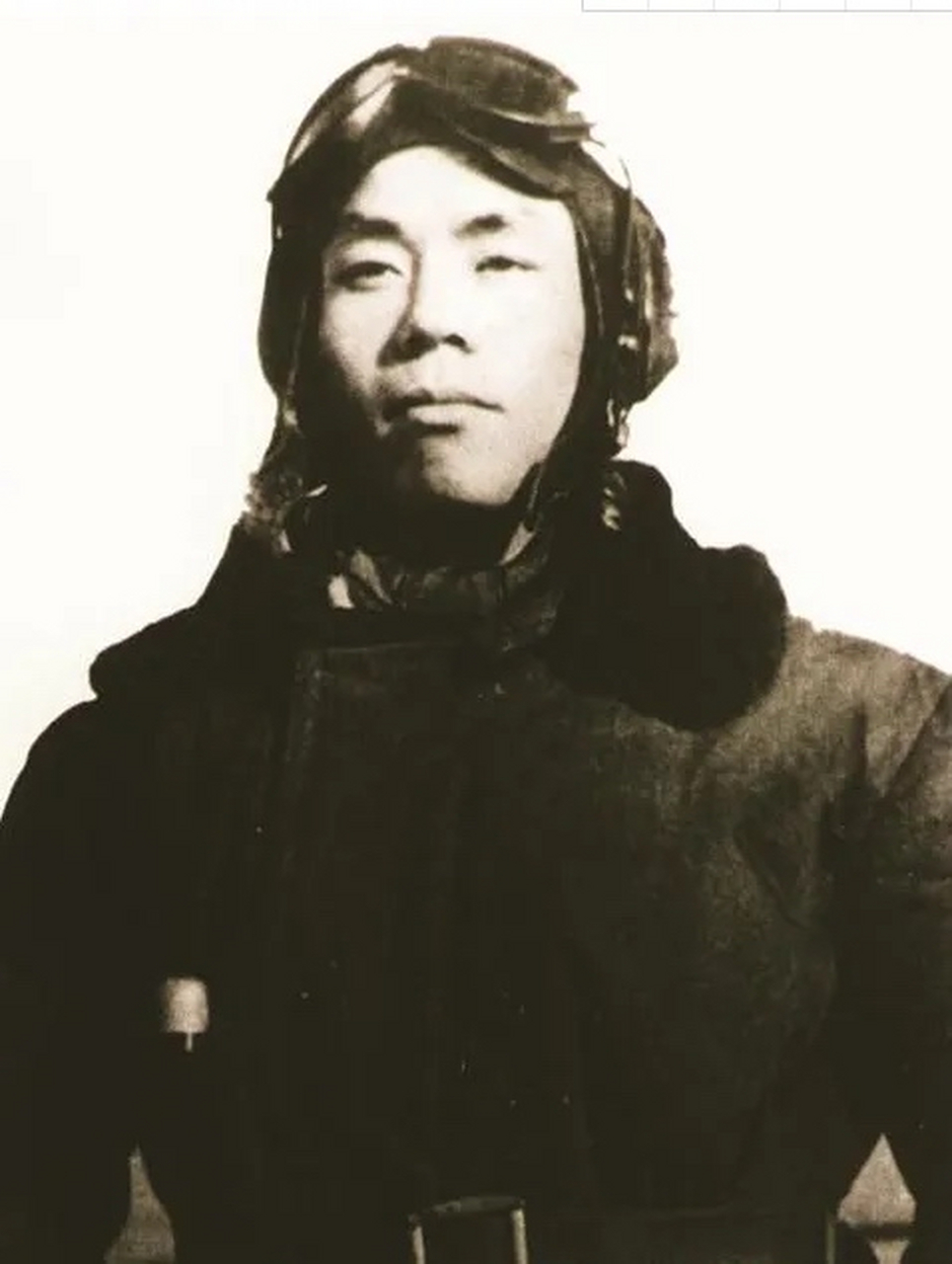 1952年12月2日,24岁的志愿军飞行员孙生禄,驾驶战斗战斗机跟美军