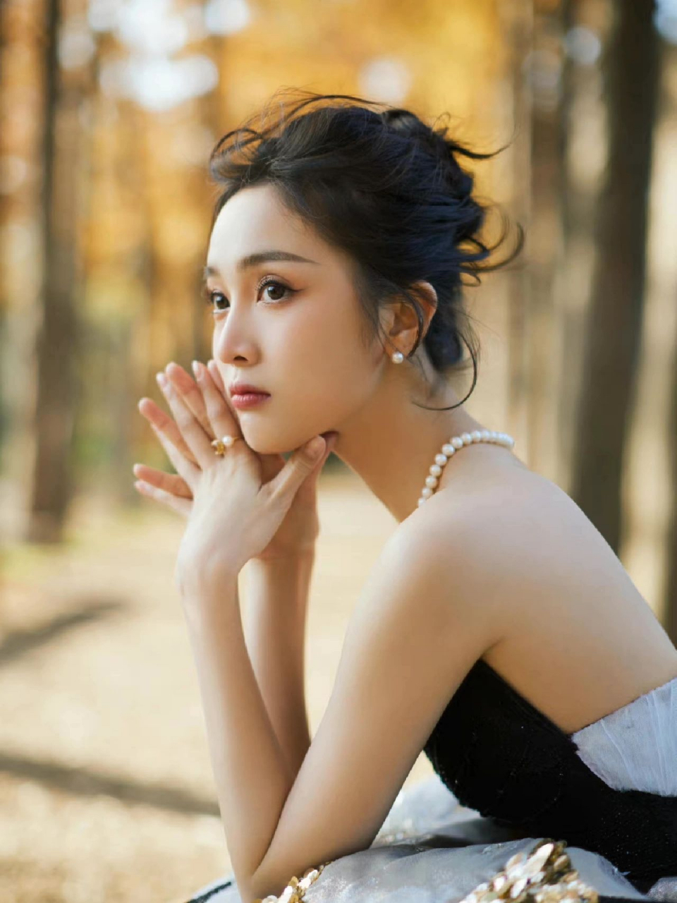 明星写真793 【吴宣仪】|||参考元素: 外景写真 公园拍照