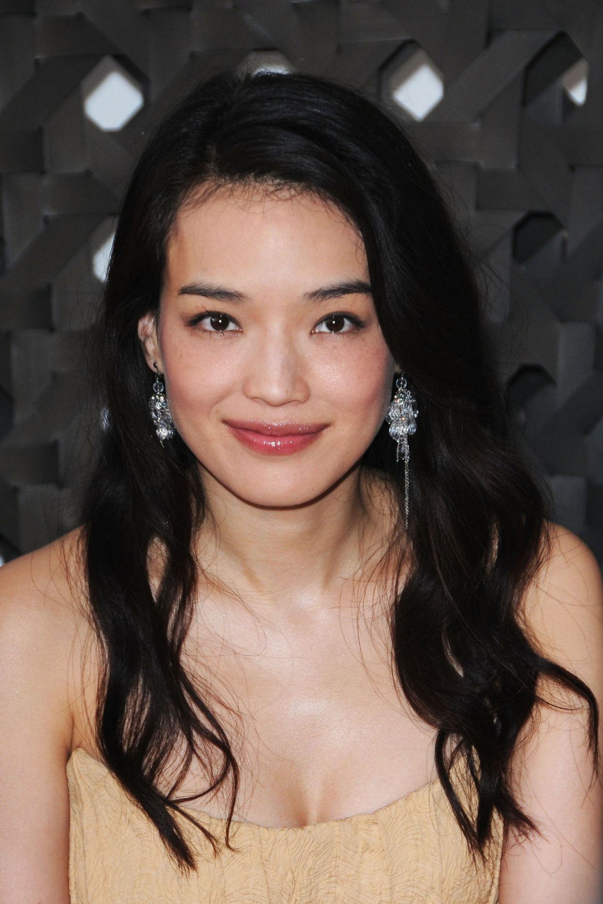 舒淇五官非常出彩,特别是大嘴巴和嘴唇