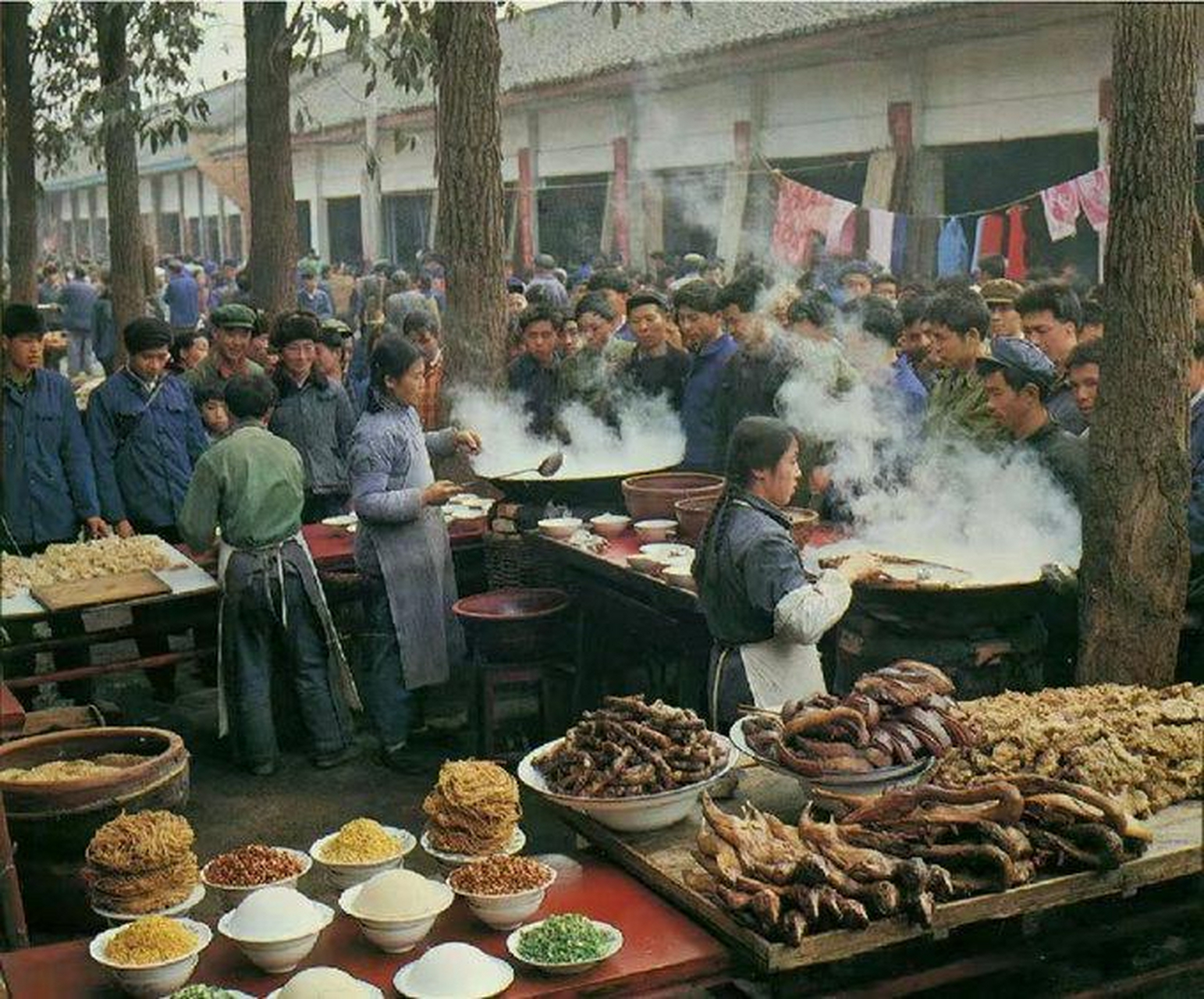 公社大食堂,那时候吃一次食堂就像过年一样!