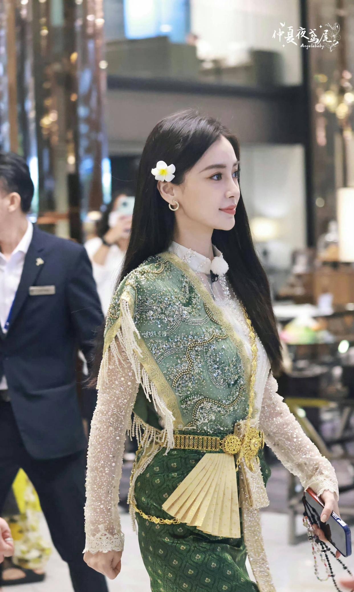 杨颖来泰国了,生图也太美了吧