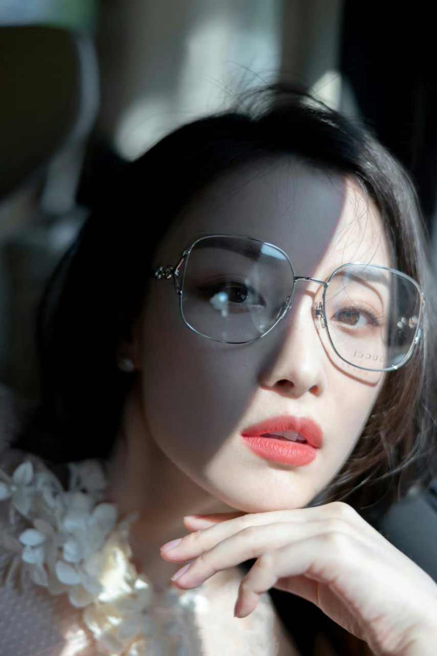 倪妮# 雪肤玉貌,明眸皓齿,清纯妩媚,迷离的眼神勾人魂魄