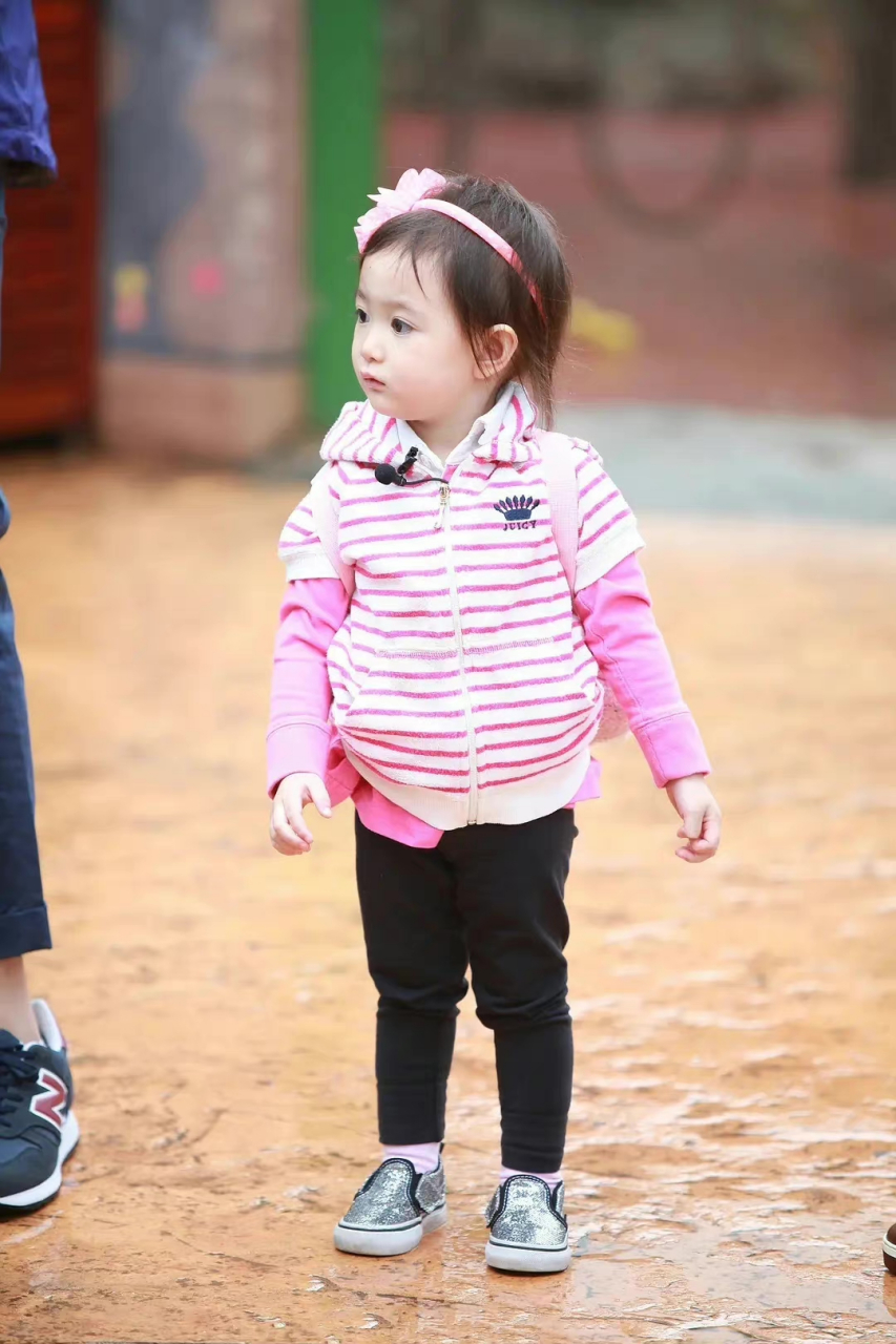 爸爸去哪儿里的小奥莉都已经11岁了,时间过的真快呀