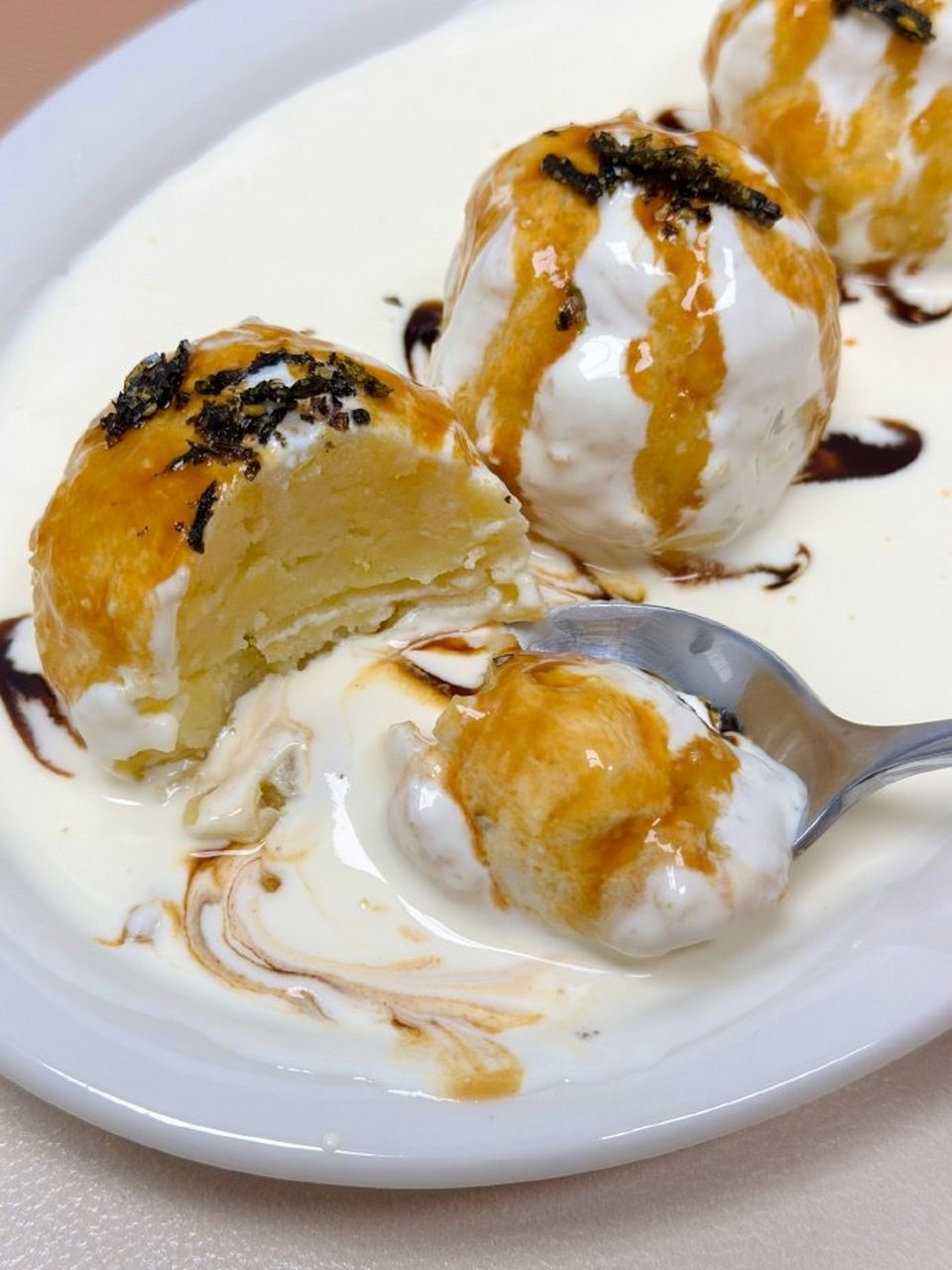 冰淇淋质感的土豆泥08酸奶沙拉配土豆泥还蛮妙的哈哈摆盘一下就看