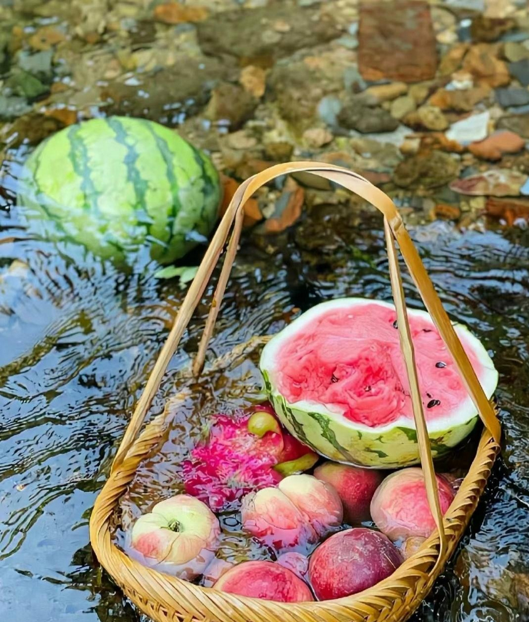 天然冰镇的西瓜更好吃