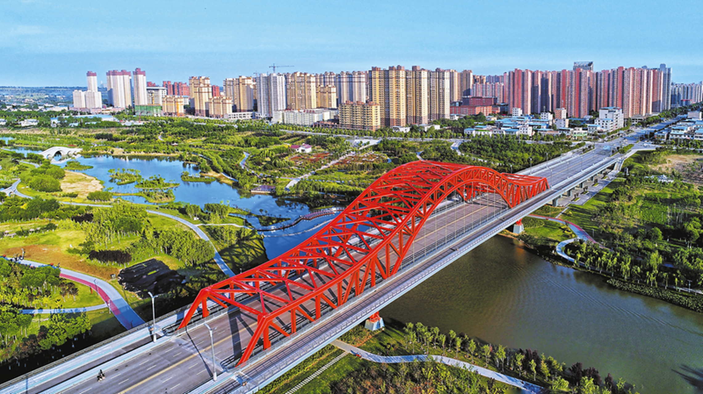 陕西省富平县的县城风光 富平县隶属于陕西省渭南市,近年来干"柿"业,