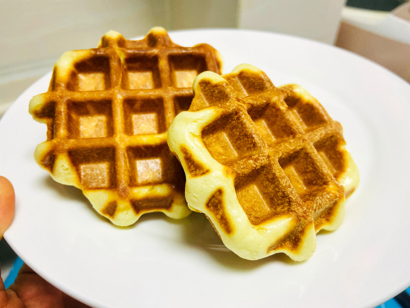 复刻了一下肯德基的华夫饼03 大概是平时吃不用酵母版的吃习惯了 且