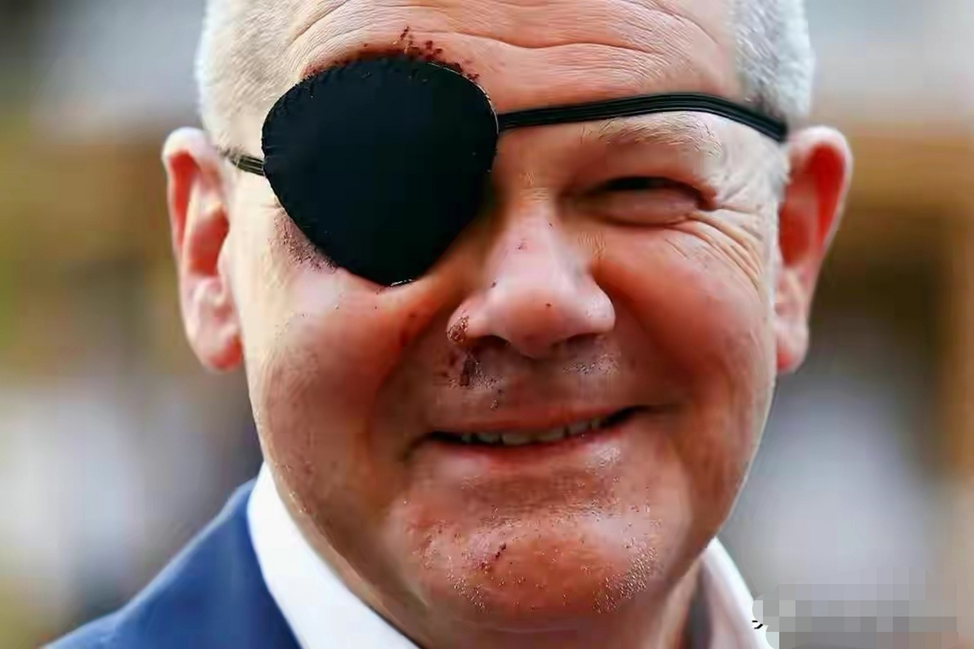 "独眼海盗"造型的德国总理朔守茨为德国新能源车再放狠话,单眼看世界