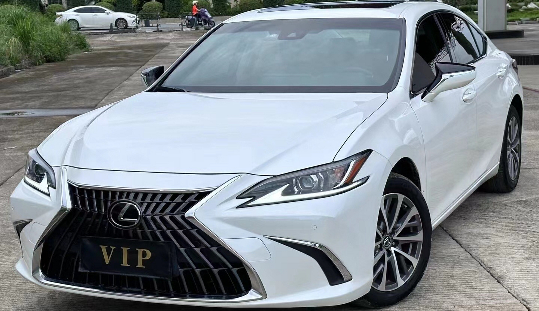 2021款2022年6月上牌的雷克萨斯es200卓越版.纯一手车零过户.