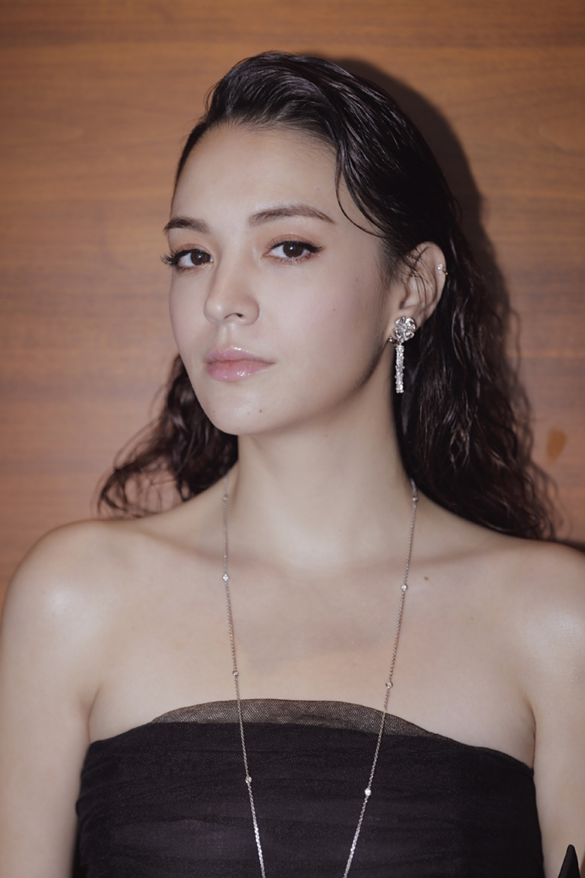 张榕容(sandrine pinna),1987年4月10日出生于台湾省,中法混血儿,华语