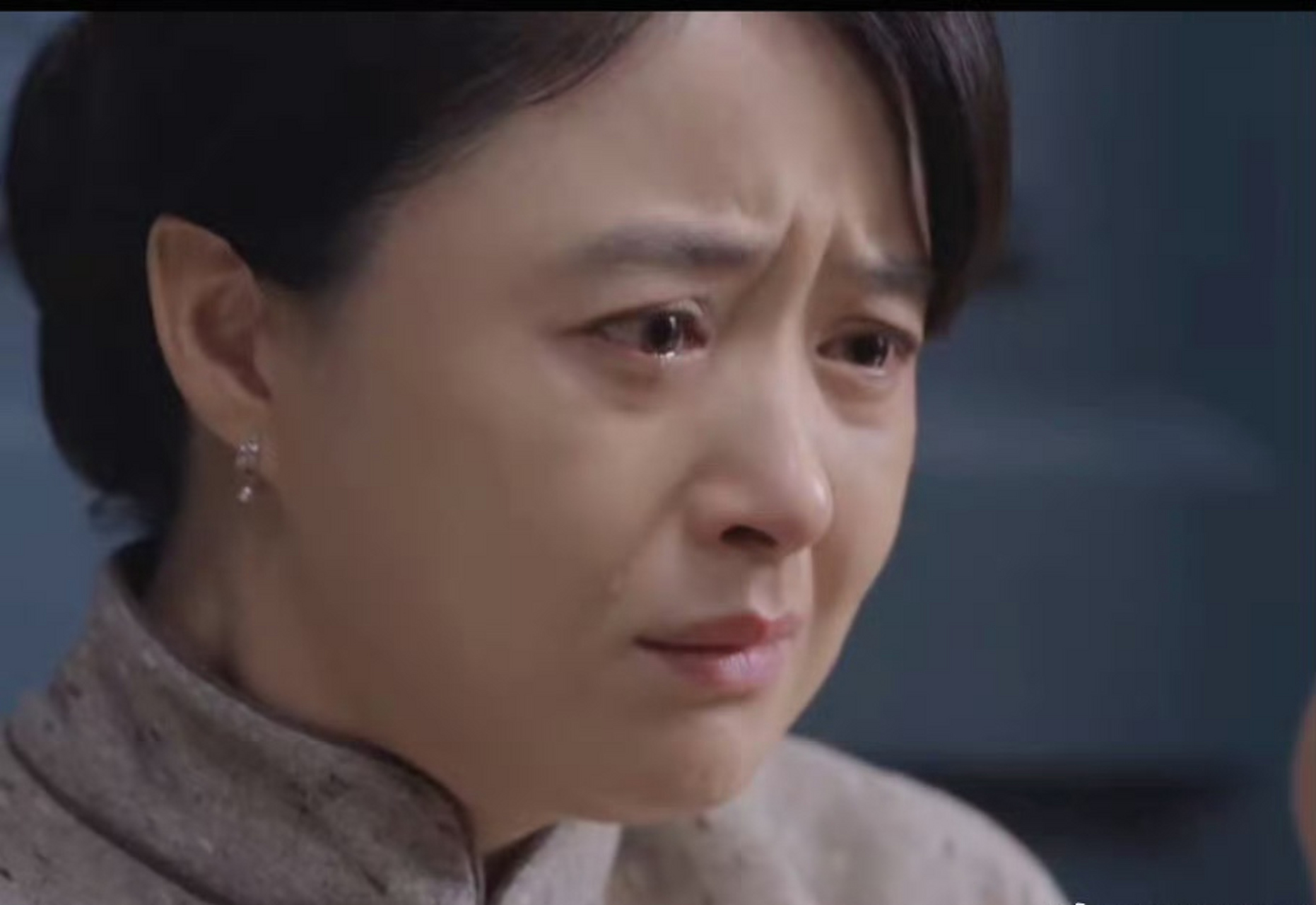 来看蒋欣《潜伏者》哭戏,让人很有代入感,感受到了她的崩溃.