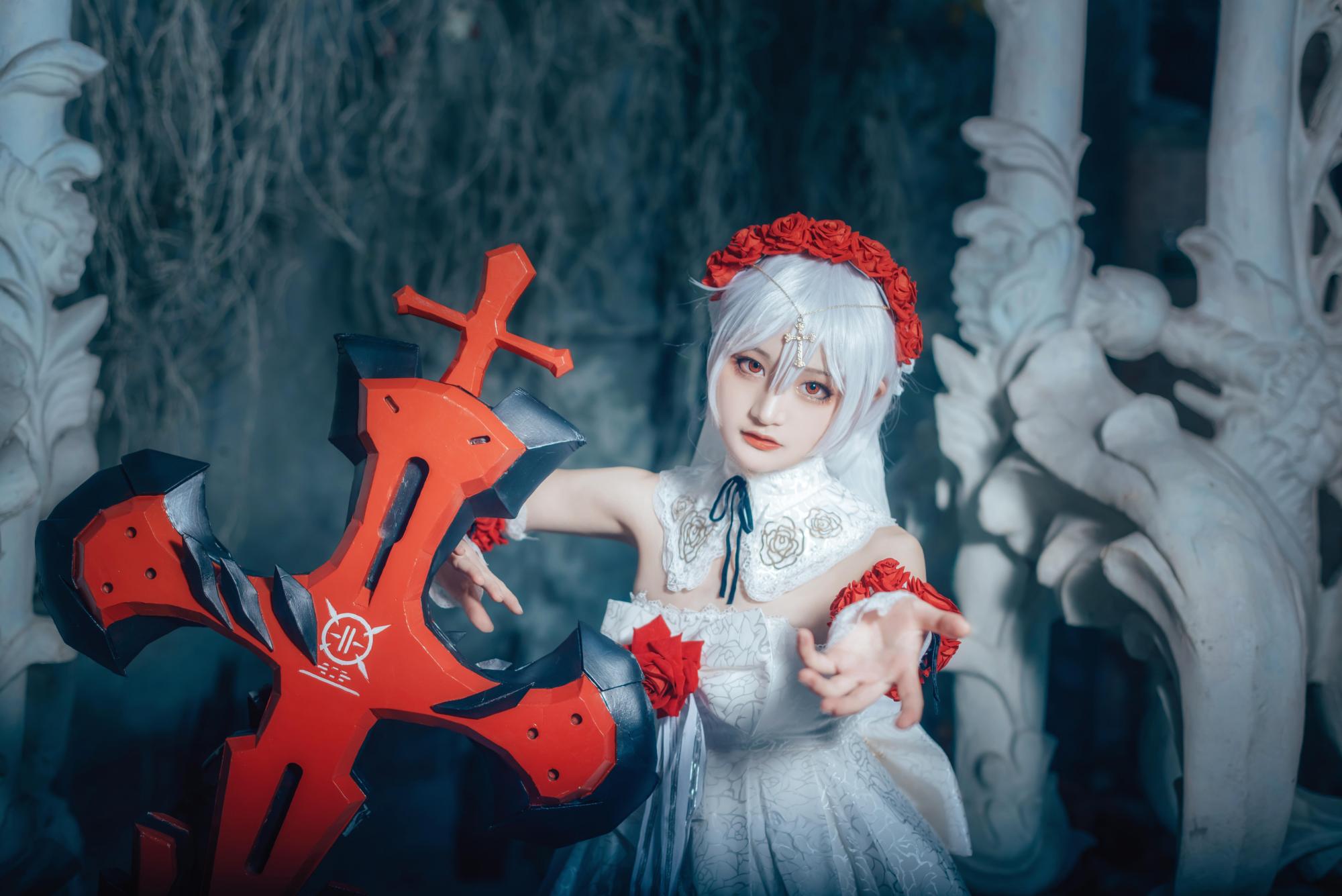 「崩坏3」德丽莎cos:你敢接下我的捧花吗?那你就是我的人了