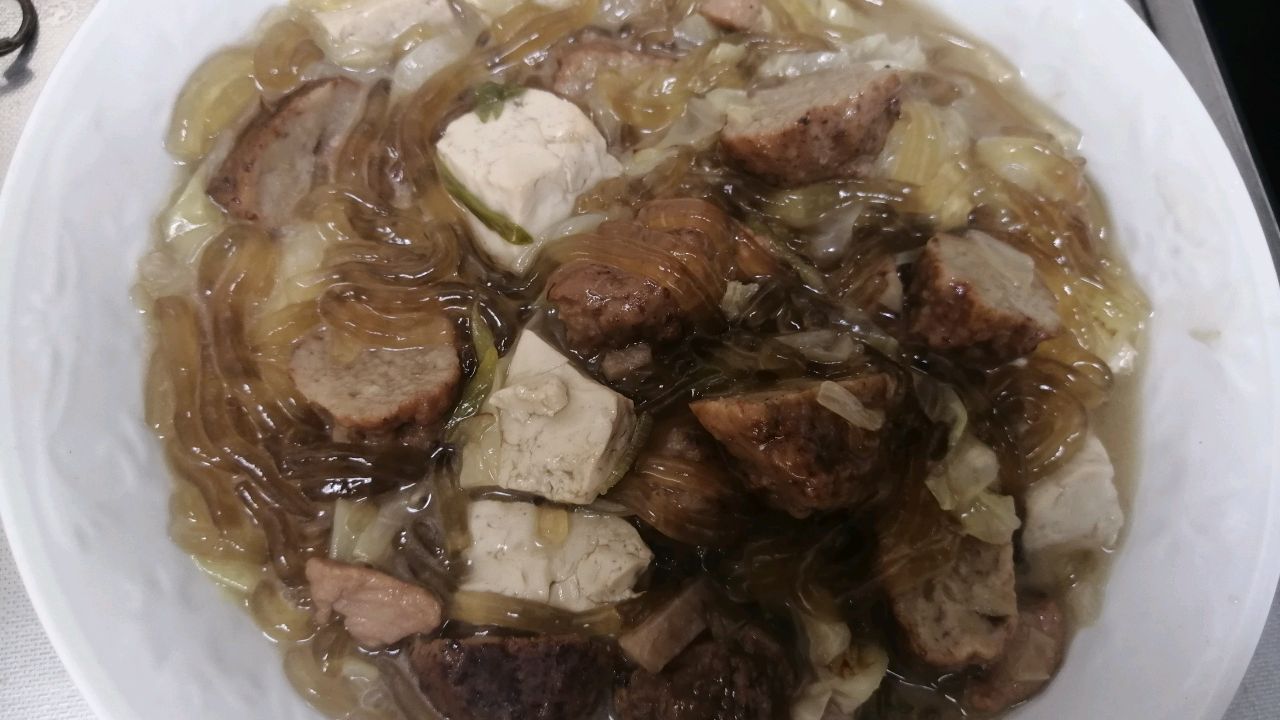 农村三姐这样做的大烩菜,一点儿不比柴火锅差,味道照样好