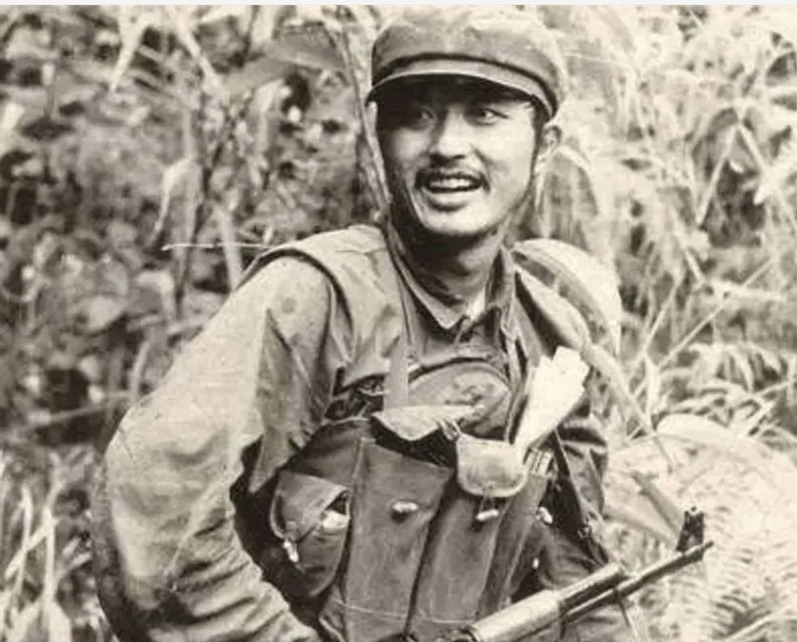 很多人都骂他贪生怕死生,但是冯增敏却说:"当时的情况,投降是唯一出路