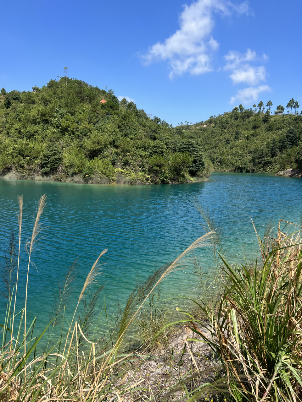 同安七彩池  厦门同安军营村附近的七彩池.  免费的开发景区.