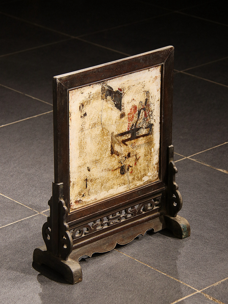 插屏,搭配空间增添色彩的好物 屏,最早称为邸,是作为皇帝皇权方象征