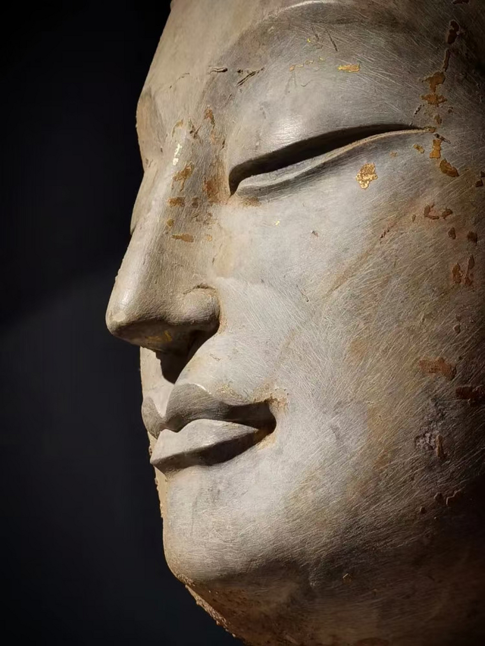 令人震撼的北魏青州佛教造像群.跨越千年的微笑与凝视.
