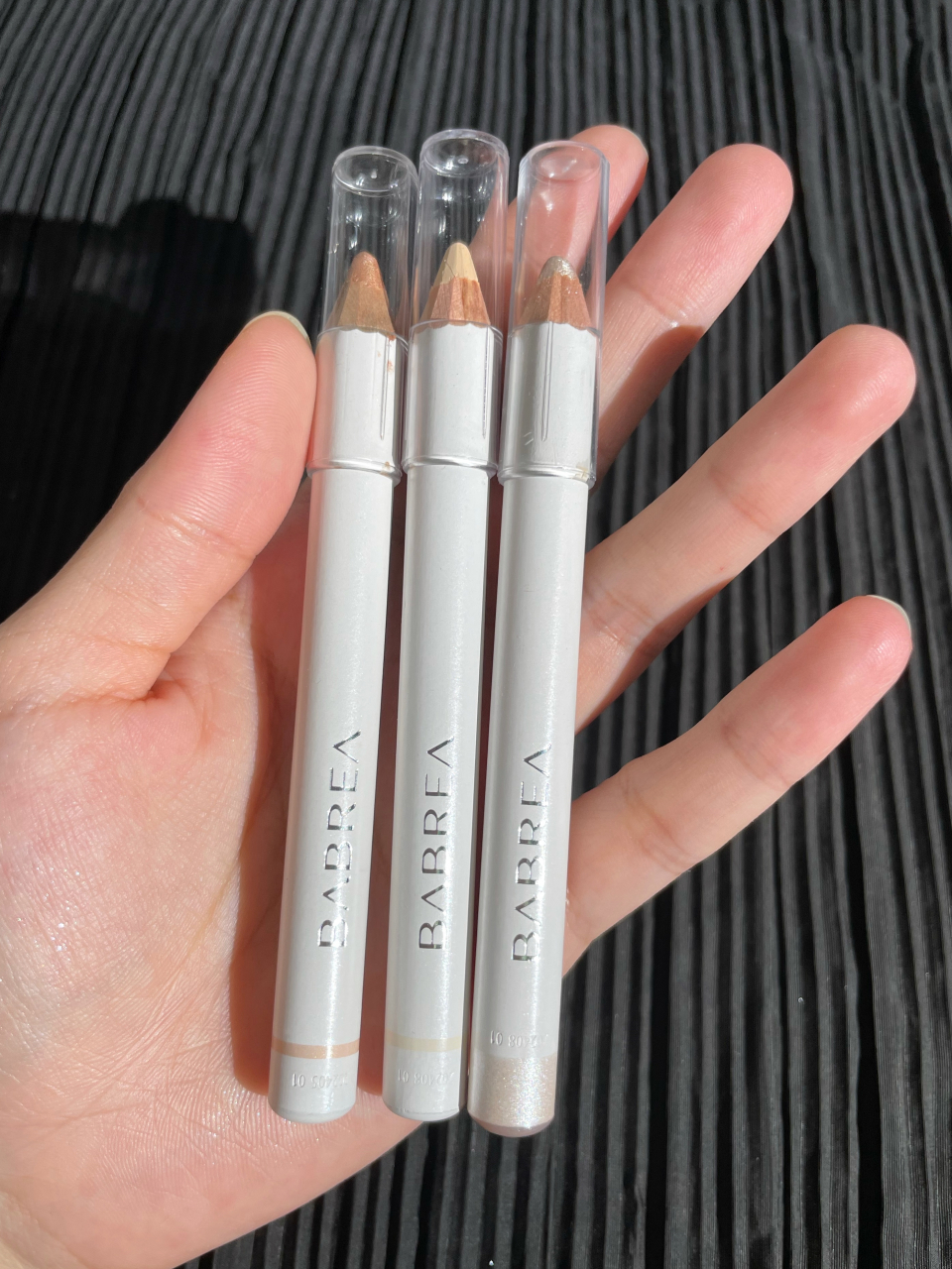 这个芭贝拉卧蚕笔 04 真的一下子戳中我❤️ 有点碎钻金闪的赶脚