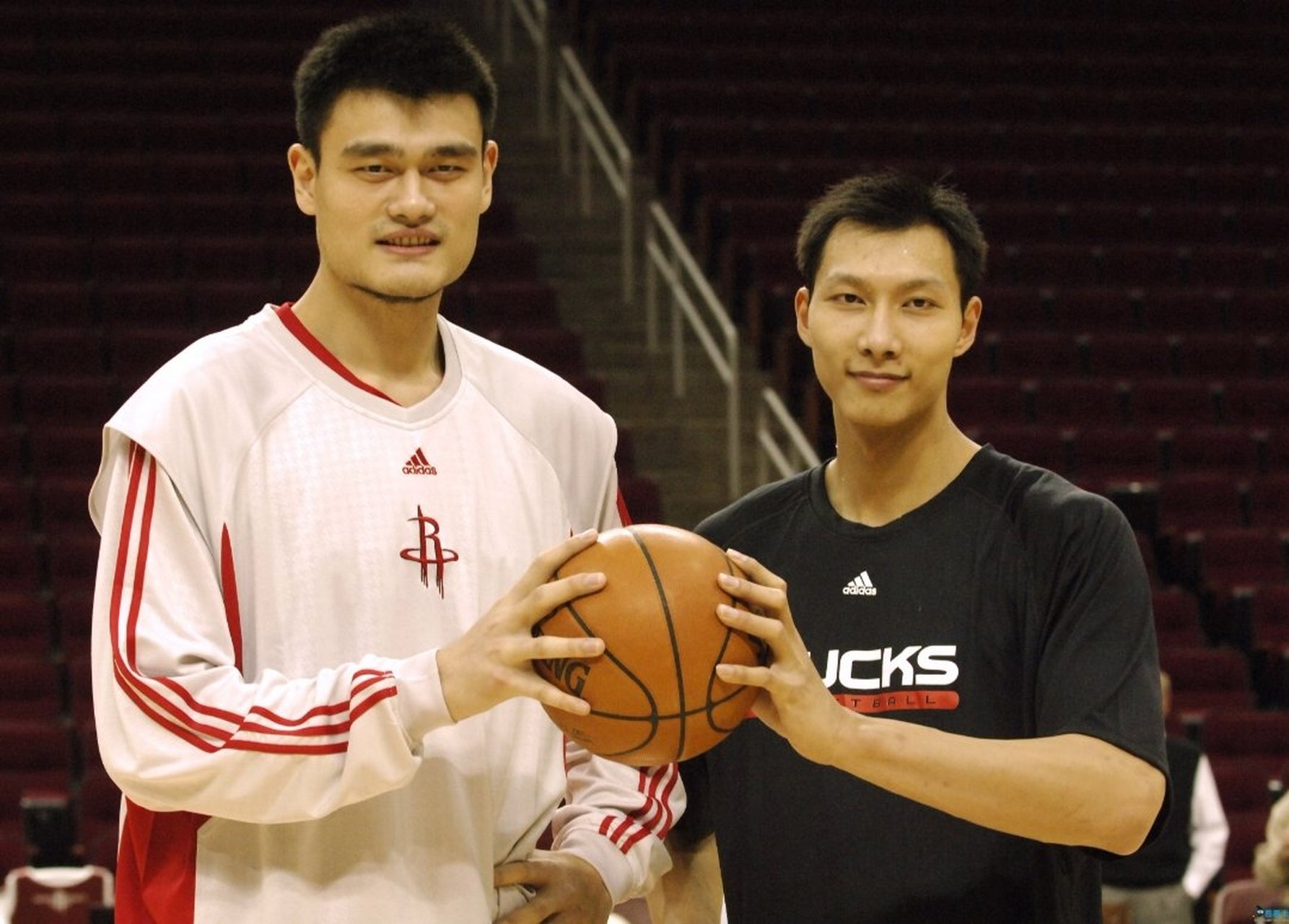 易建联,曾经和姚明打拼过nba的中国球员,宣布退役了!