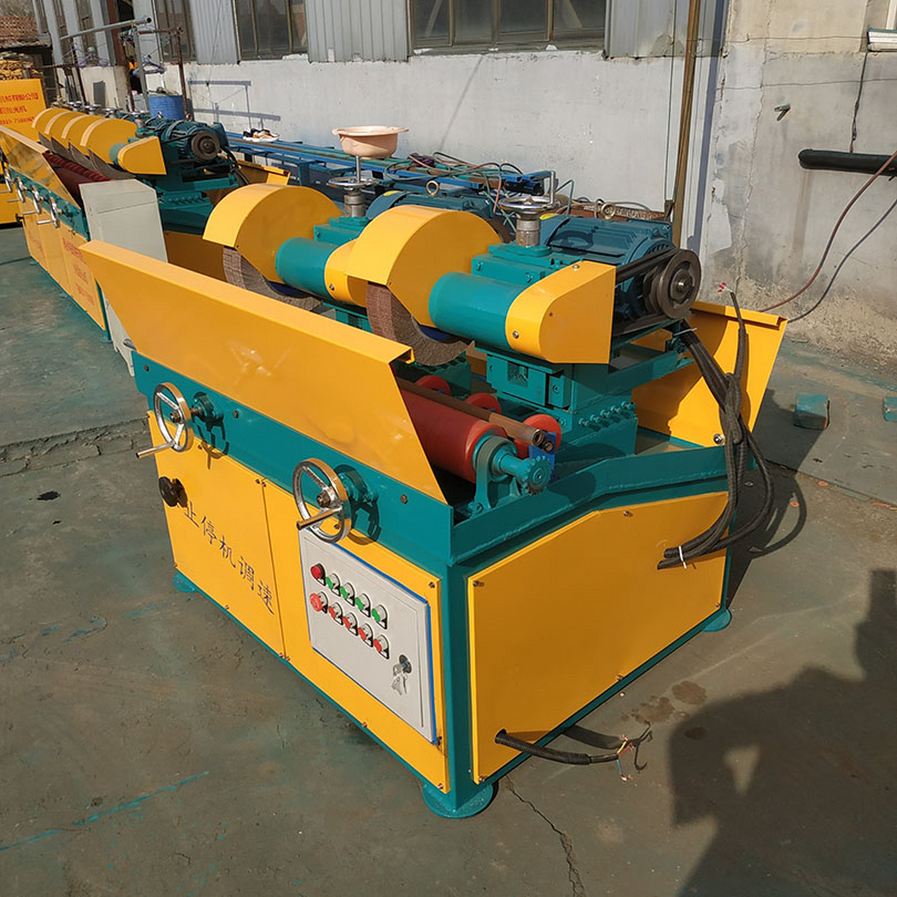 圆管抛光机# #圆管除锈机# #圆管除锈抛光机# 焊管抛光机管子自动