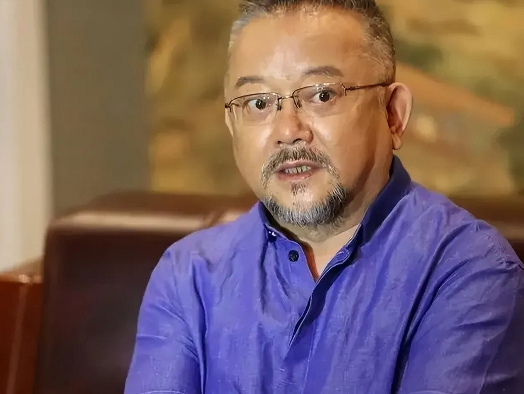 最近,网传,国家一级演员王刚,曾经和珅的扮演者,四亿卖掉了自己北京