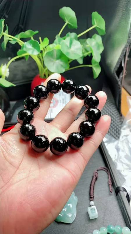 高品质乌鸡珠子手串,纯正钢琴黑,色泽均匀,光泽感十足,男士必备,卡16