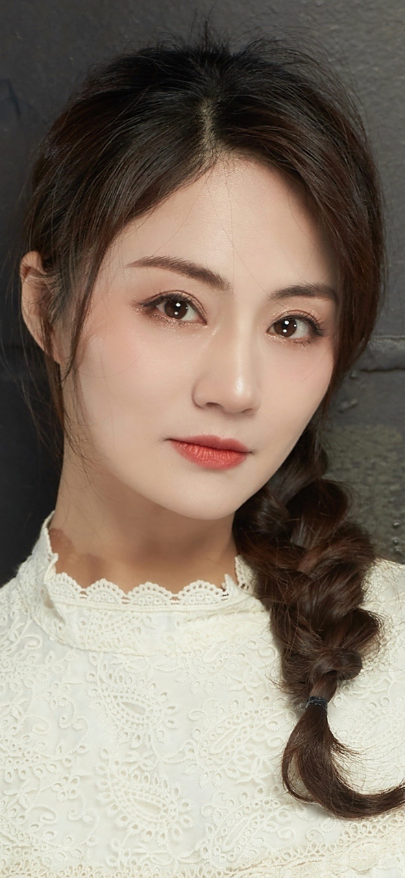 五官精致的美女～叶新晨