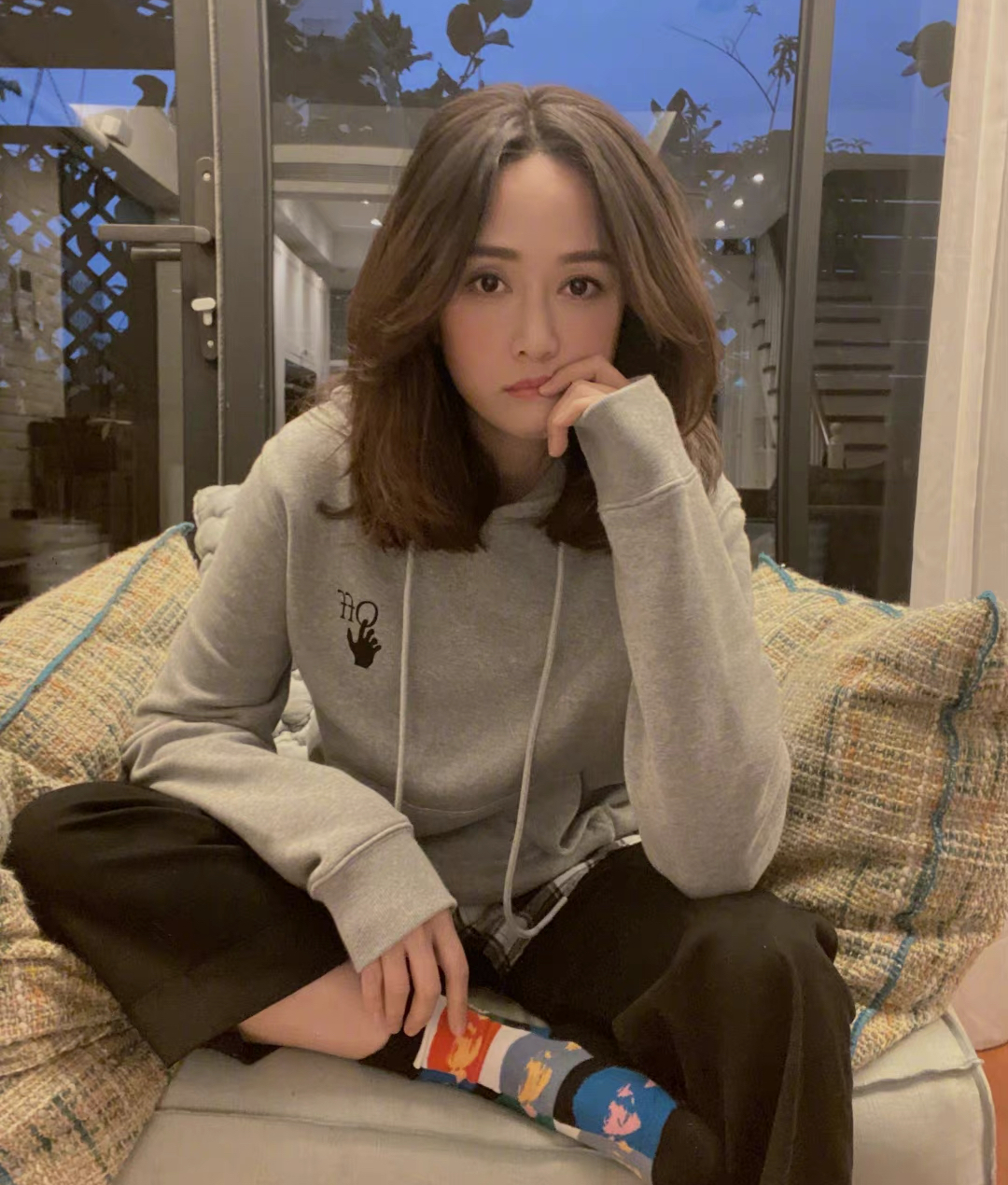 42岁陈乔恩"疯狂减重"22斤,侧脸神似袁咏仪,神态疲惫显憔悴