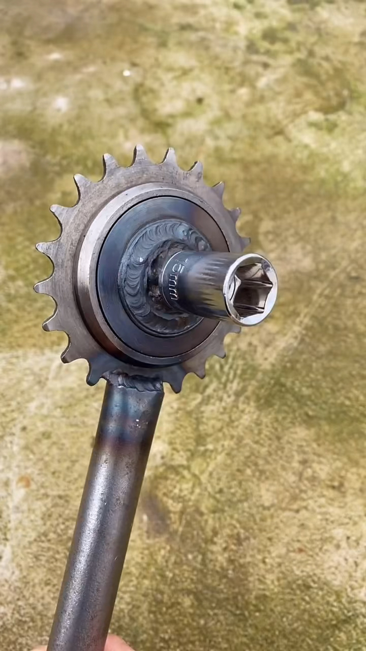 废旧齿轮做了一个套管扳手