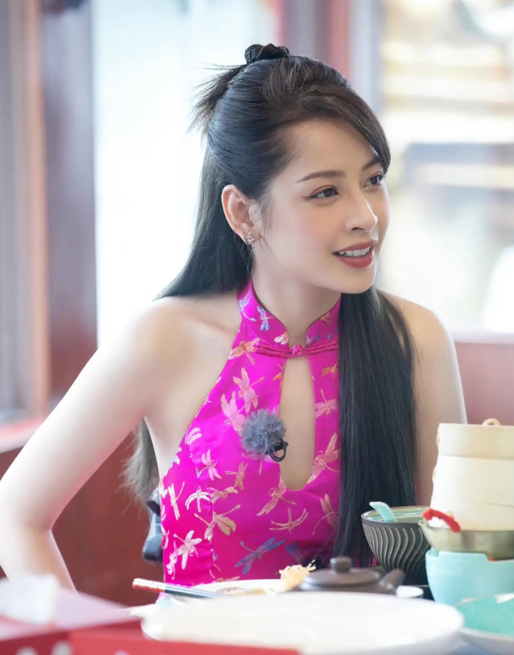 乐享周末分享吧# 越南著名女演员,歌手,被称为越南"第一美女"的芝芙