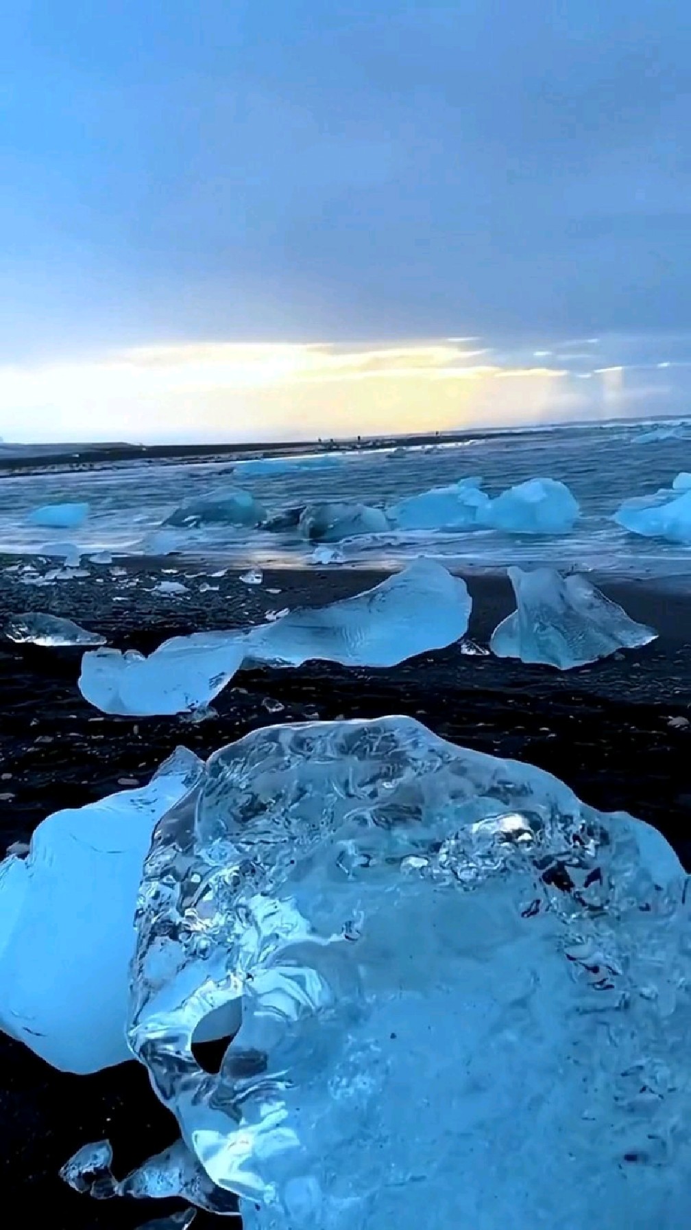 冰岛的钻石海滩真的好漂亮,蓝色治愈系-度小视