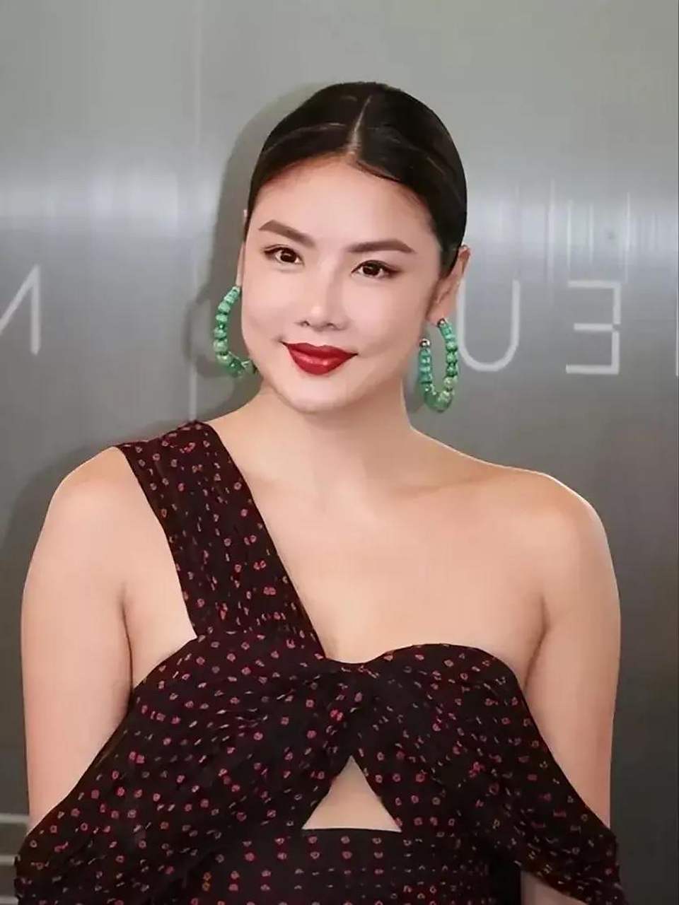 乐基儿黎明前妻,香港嫩模,娱乐圈微胖的代表.