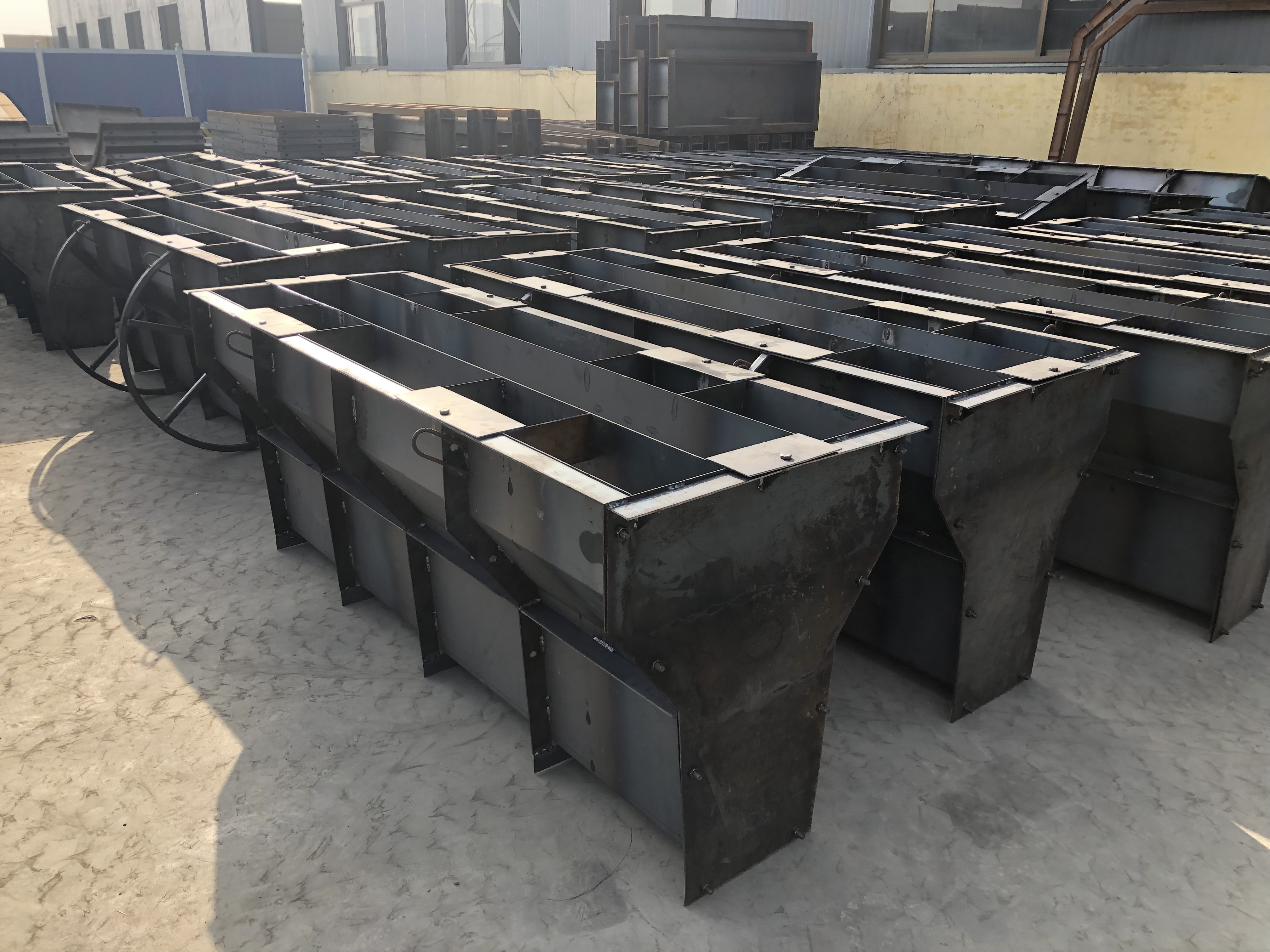 隔离墩模具使用寿命,隔离墩模具,新泽西护栏模具
