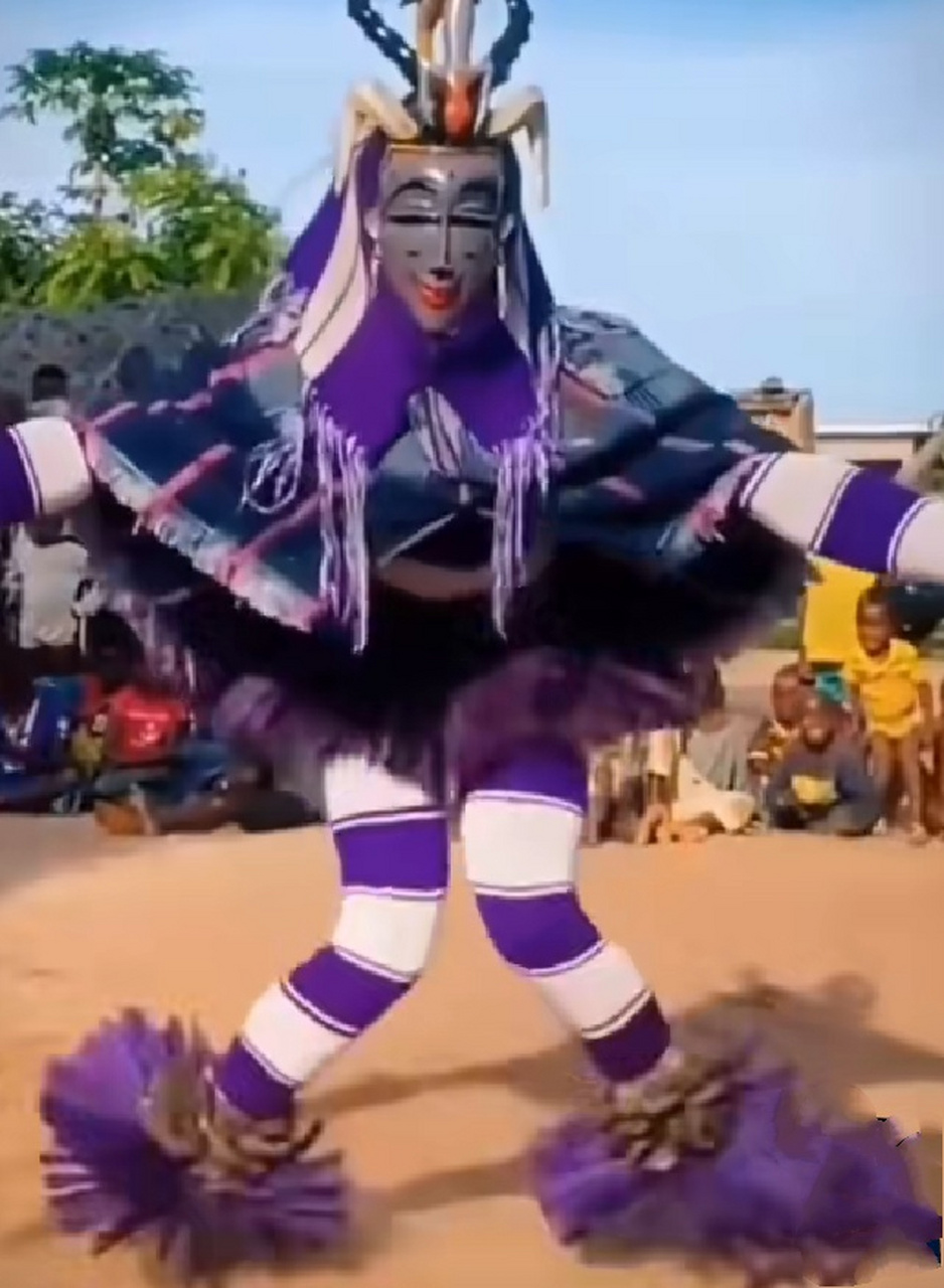 最近很火的非洲烫脚舞,原来是这样练成的[思考]?