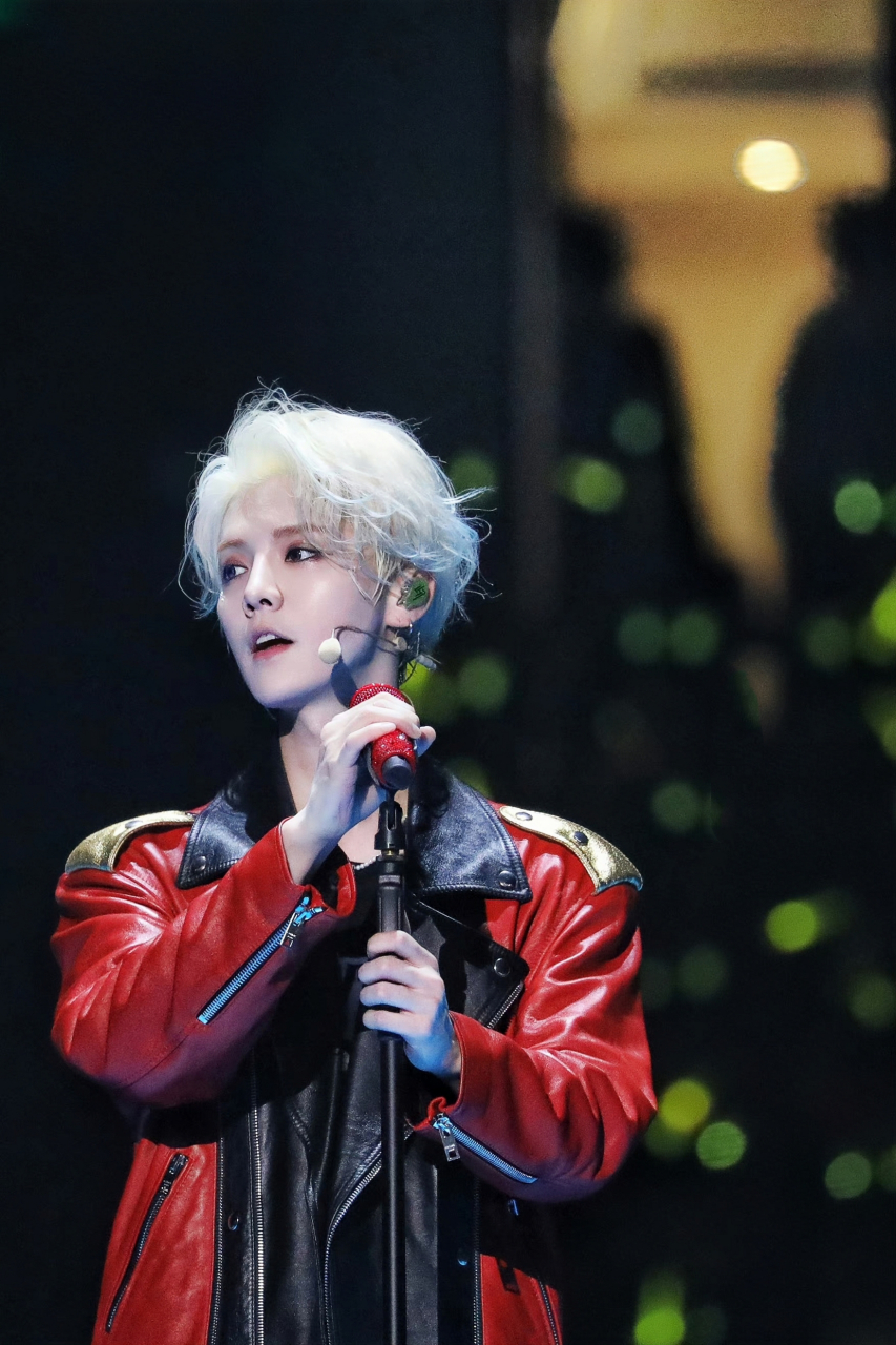 [爱你]#娱乐最前沿# #鹿晗# #帅哥