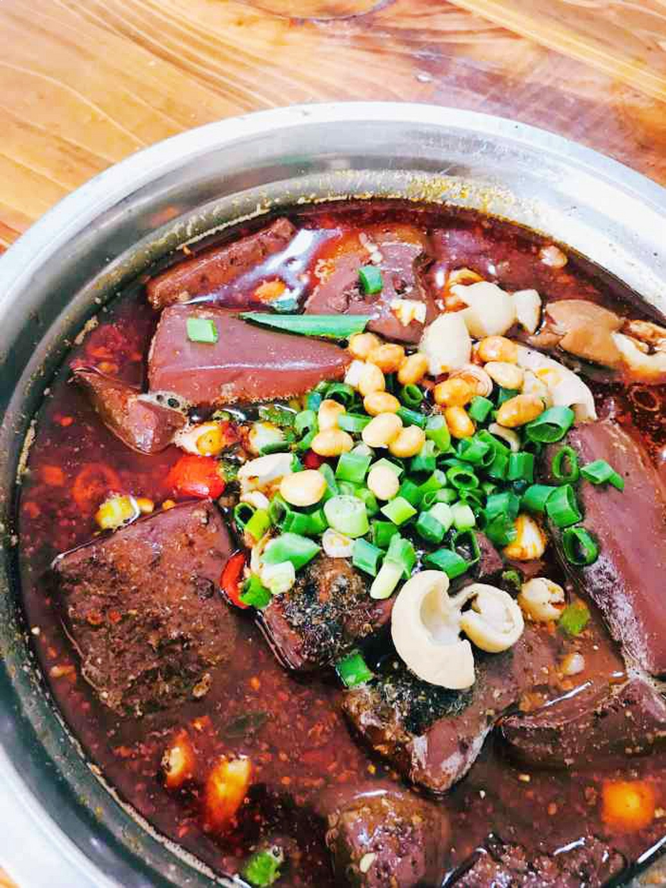 【成都大邑肥肠血旺——汇聚川味精华,传统美食新诠释】  在美食之都